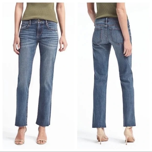 Banana Republic Denim - Banana Republic Raw Hem Premium Denim Girlfriend Jeans Size 30P